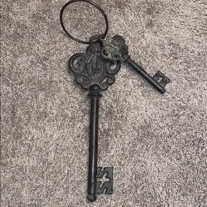 Vintage 2 cast iron decor keys